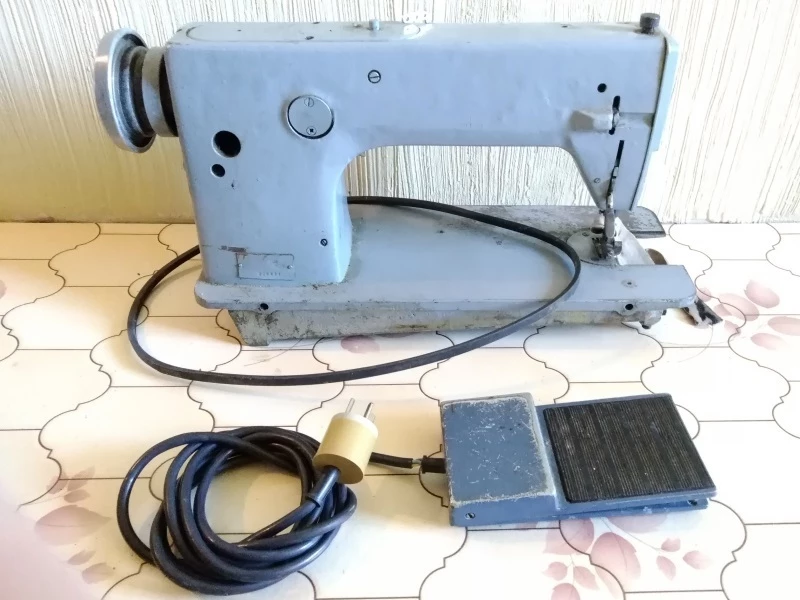 Промышленная швейная машина 1022. Швейная машина 1022 класса масса. Промышленная швейная машина СССР. Промышленная швейная машина времен СССР. Промышленный машинка бу